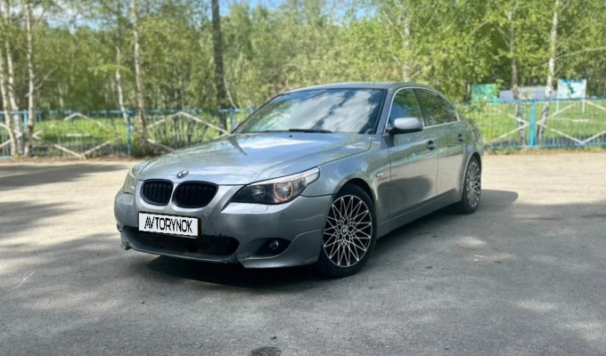 BMW 5 серия 2003 года