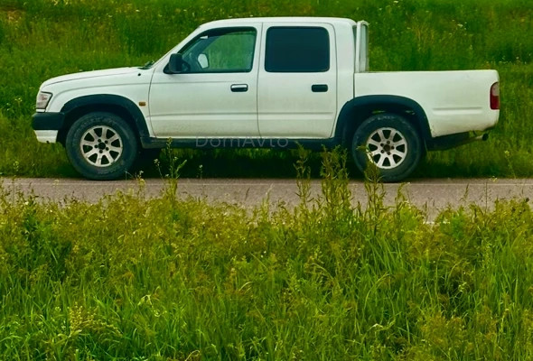 Toyota Hilux 2004 года