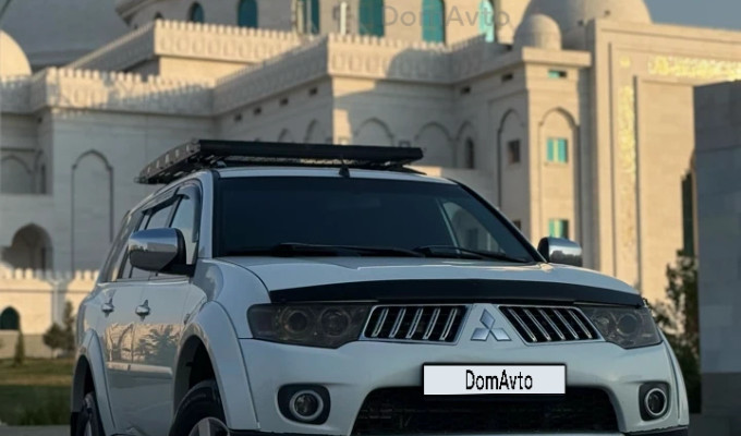 Mitsubishi Pajero 2010 года