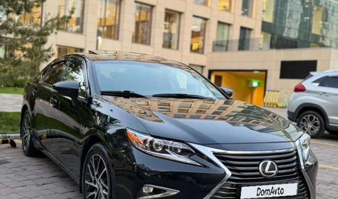 Lexus ES 2017 года