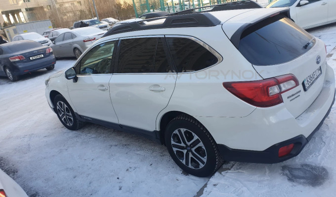 Subaru Outback 2018 года