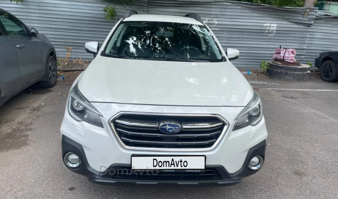 Subaru Outback 2018 года