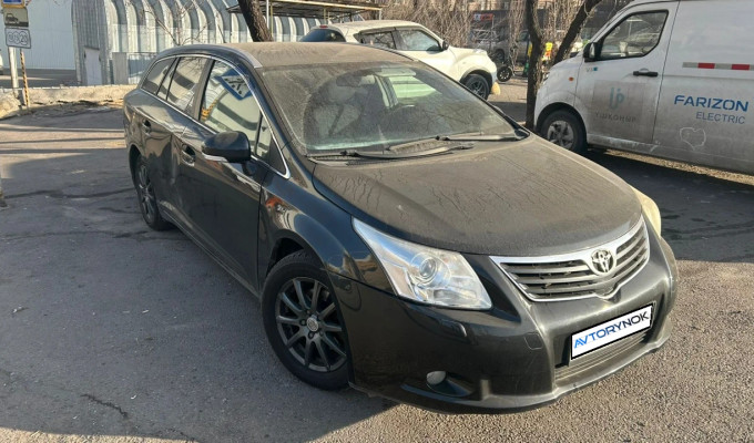 Toyota Avensis 2009 года