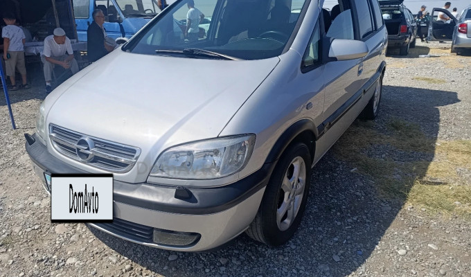Opel Zafira 2000 года