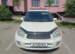 Toyota RAV4 2003 года