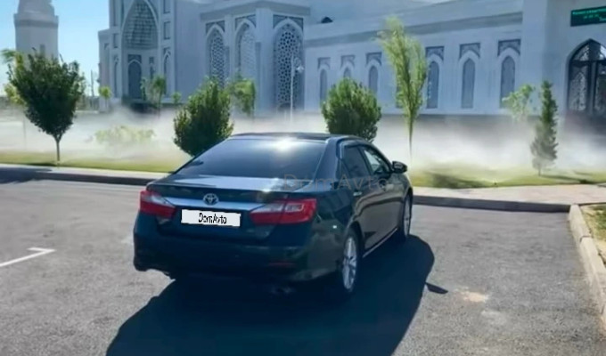 Toyota Camry 2011 года