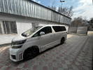 Toyota Vellfire 2011 года