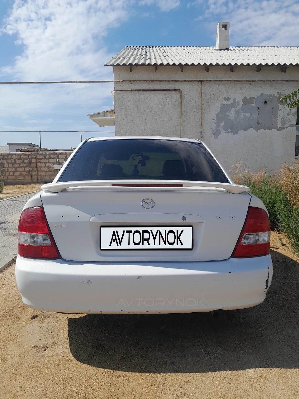 Mazda 323, 2003