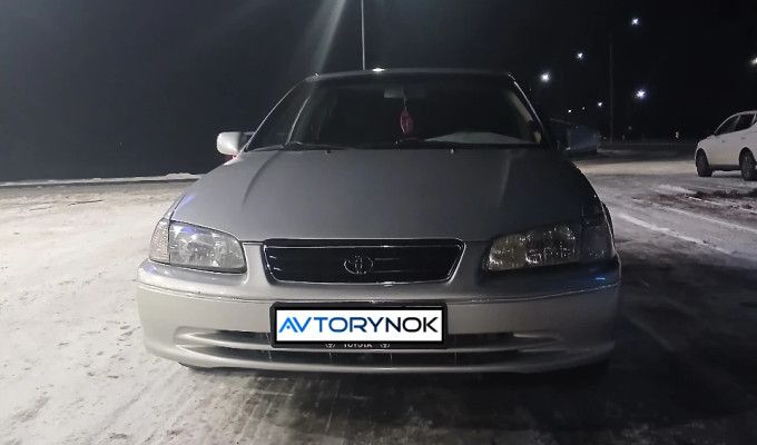 Toyota Camry 2001 года