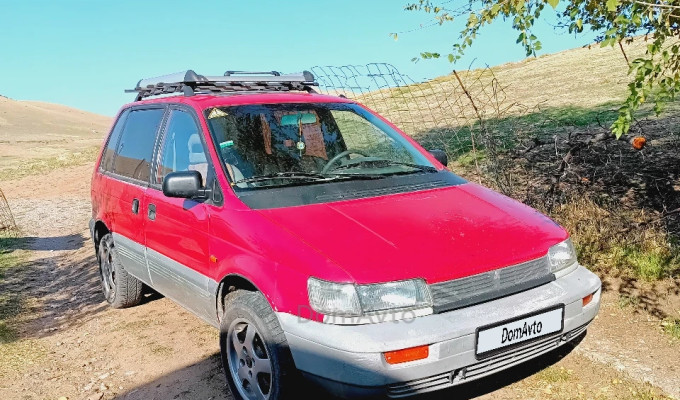 Mitsubishi Space Runner 1992 года