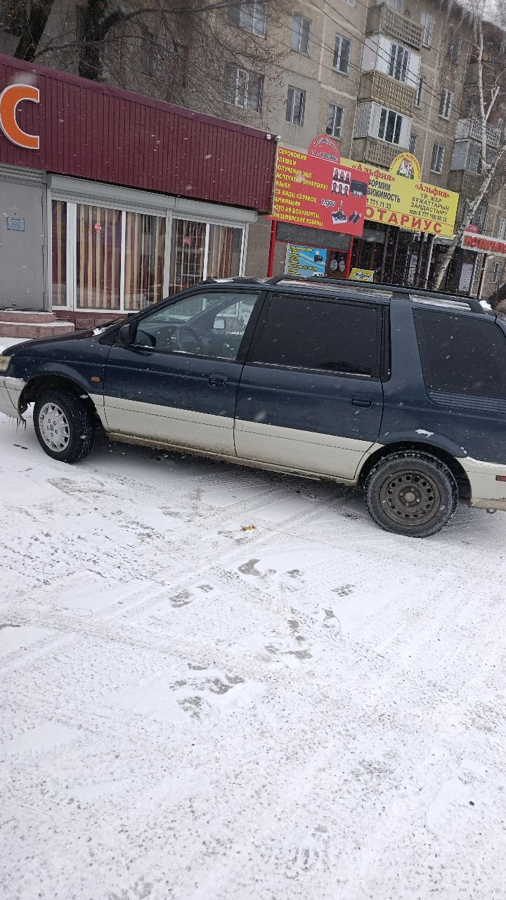 Mitsubishi Space Wagon, 1993