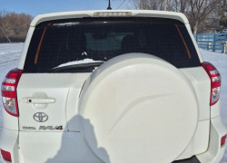 Toyota RAV4 2010 года