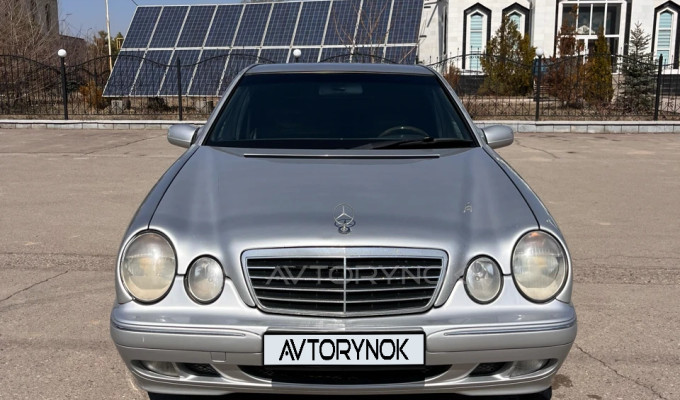 Mercedes-Benz E-Класс 2000 года