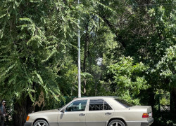 Mercedes-Benz E-Класс 1989 года