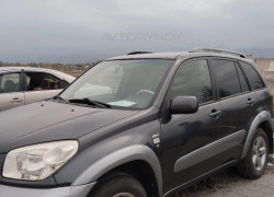 Toyota RAV4 2004 года