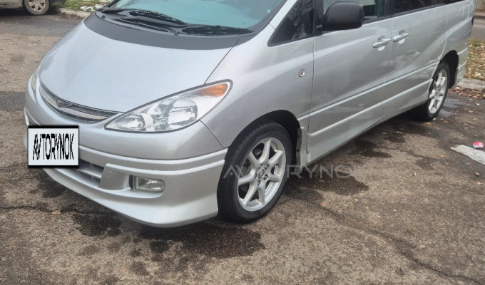 Toyota Estima 2002 года