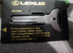 Аварийный механический ключ Lexus / Toyota Smart Key
