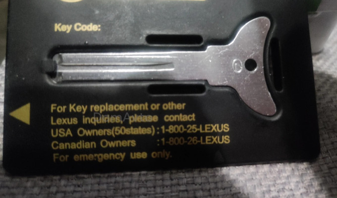 Аварийный механический ключ Lexus / Toyota Smart Key