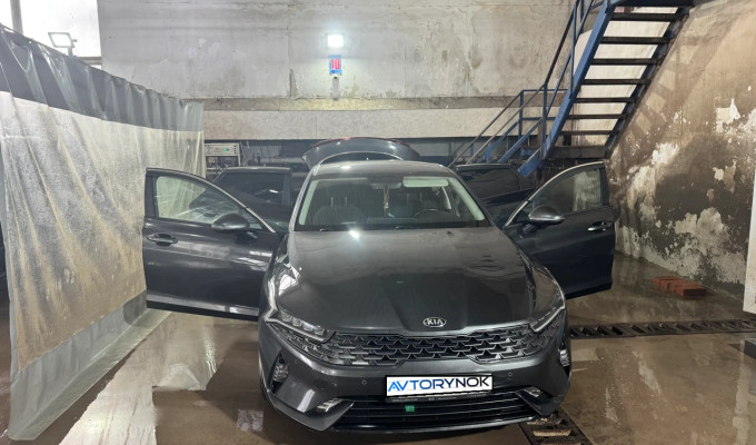 Kia K5 2021 года