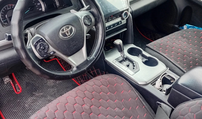 Toyota Camry 2014 года