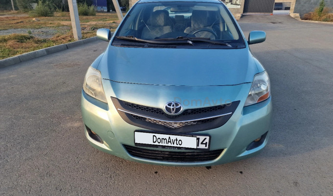 Toyota Yaris 2007 года