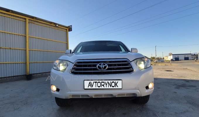 Toyota Highlander 2010 года