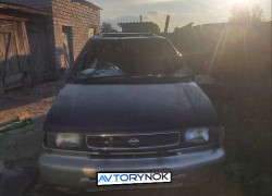 Nissan Liberty 1998 года