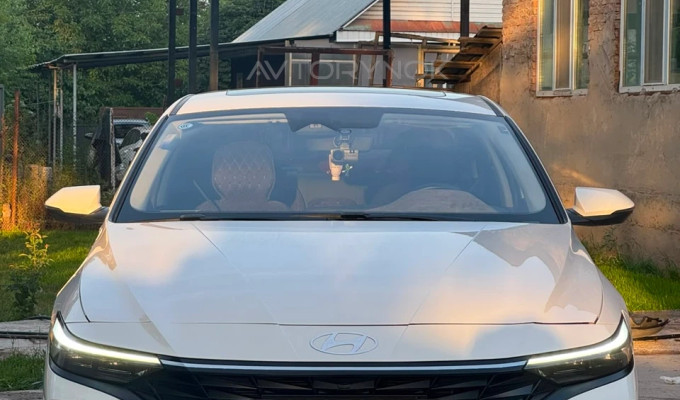 Hyundai Elantra 2025 года