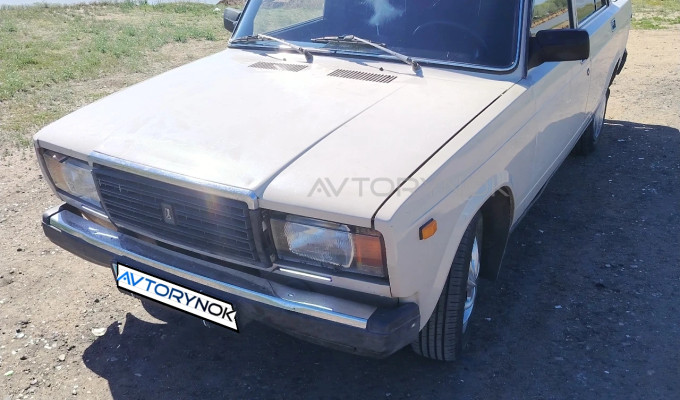 ВАЗ (Lada) 2107 1990 года