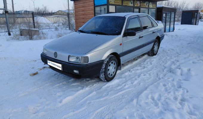 Volkswagen Passat 1993 года