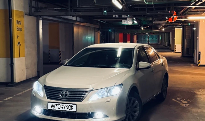 Toyota Camry 2014 года