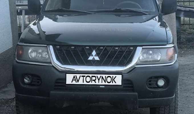 Mitsubishi Montero Sport 2000 года