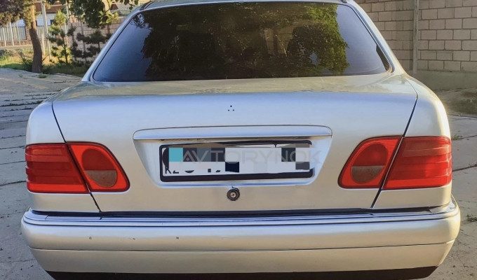 Mercedes-Benz E-Класс 1996 года