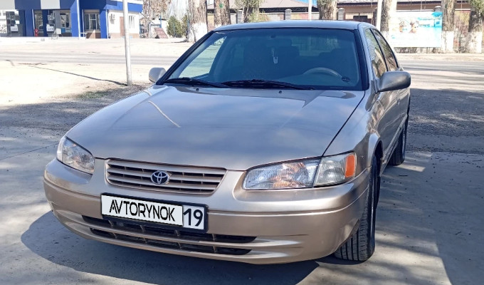 Toyota Camry 1999 года