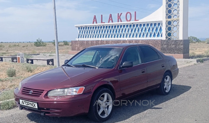 Toyota Camry 1999 года