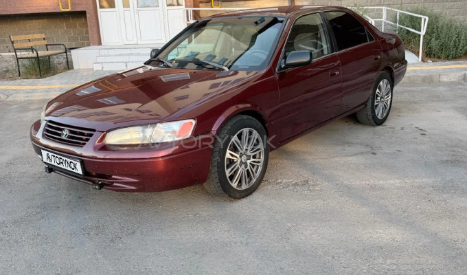 Toyota Camry 1999 года