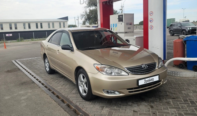 Toyota Camry 2002 года