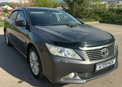 Toyota Camry 2013 года