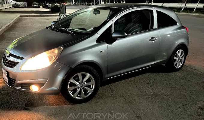 Opel Corsa 2010 года