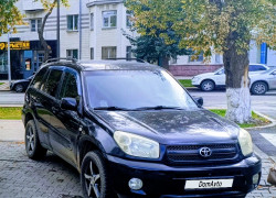 Toyota RAV4 2004 года