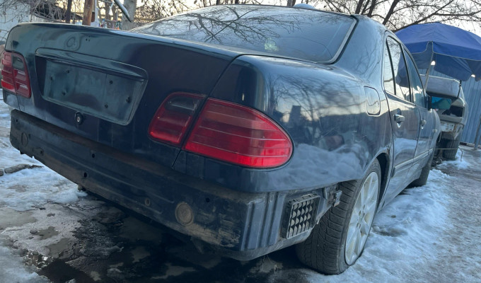 Mercedes-Benz E-Класс 1996 года