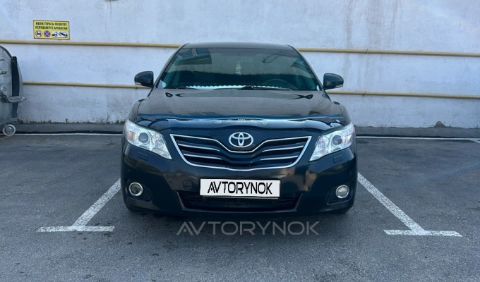 Toyota Camry 2011 года