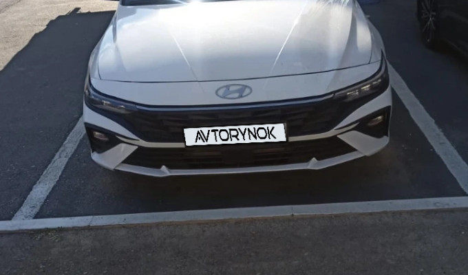 Hyundai Elantra 2024 года