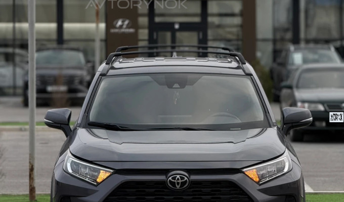 Toyota RAV4 2021 года