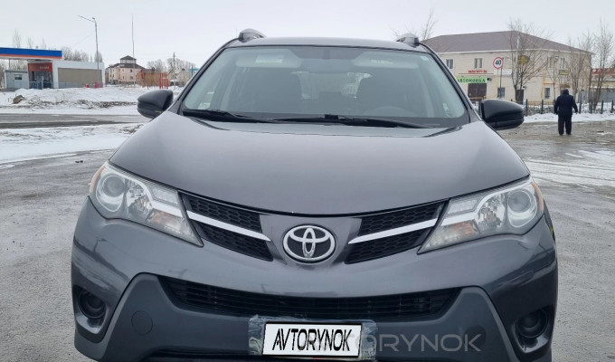 Toyota RAV4 2014 года