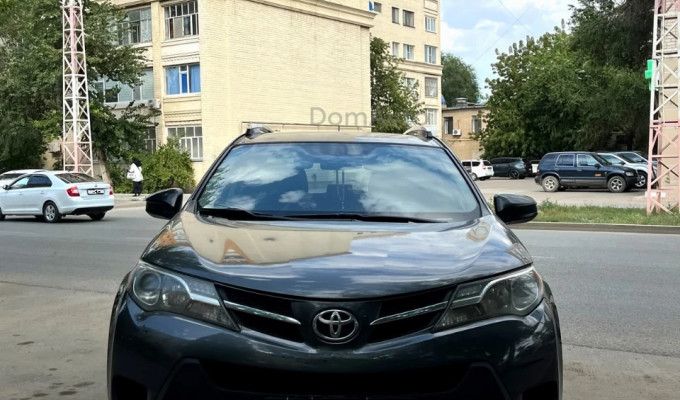 Toyota RAV4 2014 года