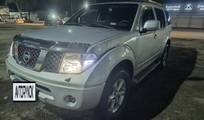 Nissan Pathfinder 2009 года