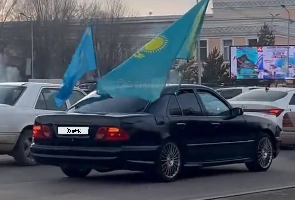Mercedes-Benz E-Класс 1998 года