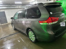 Toyota Sienna 2012 года