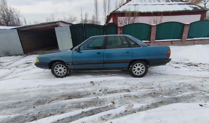 Audi 100 1988 года